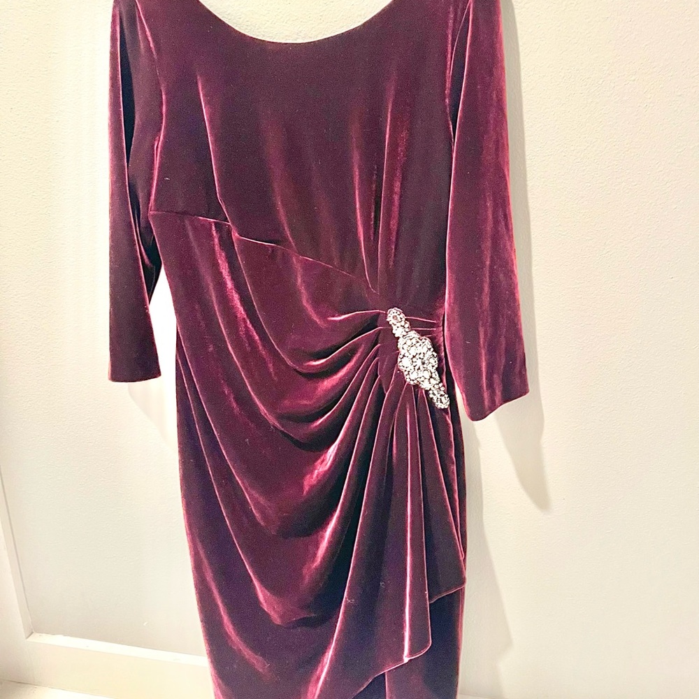 New Alex Evenings velvet sheath dress in red wine. Formal, cocktail, evening
